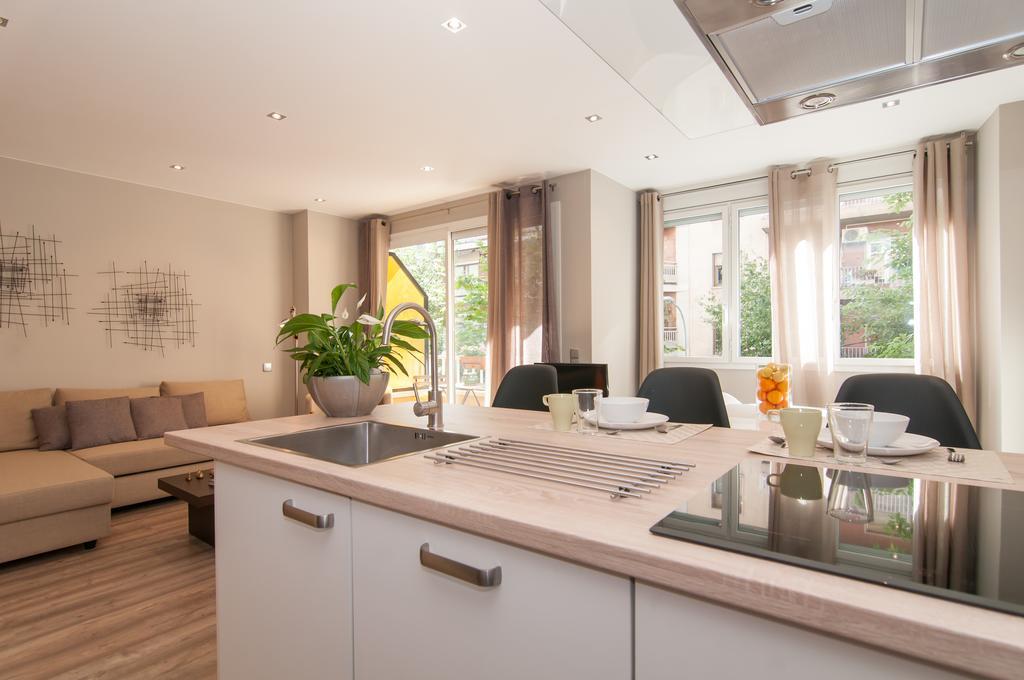 Montaber Apartments - Sagrada Familia บาร์เซโลนา ภายนอก รูปภาพ