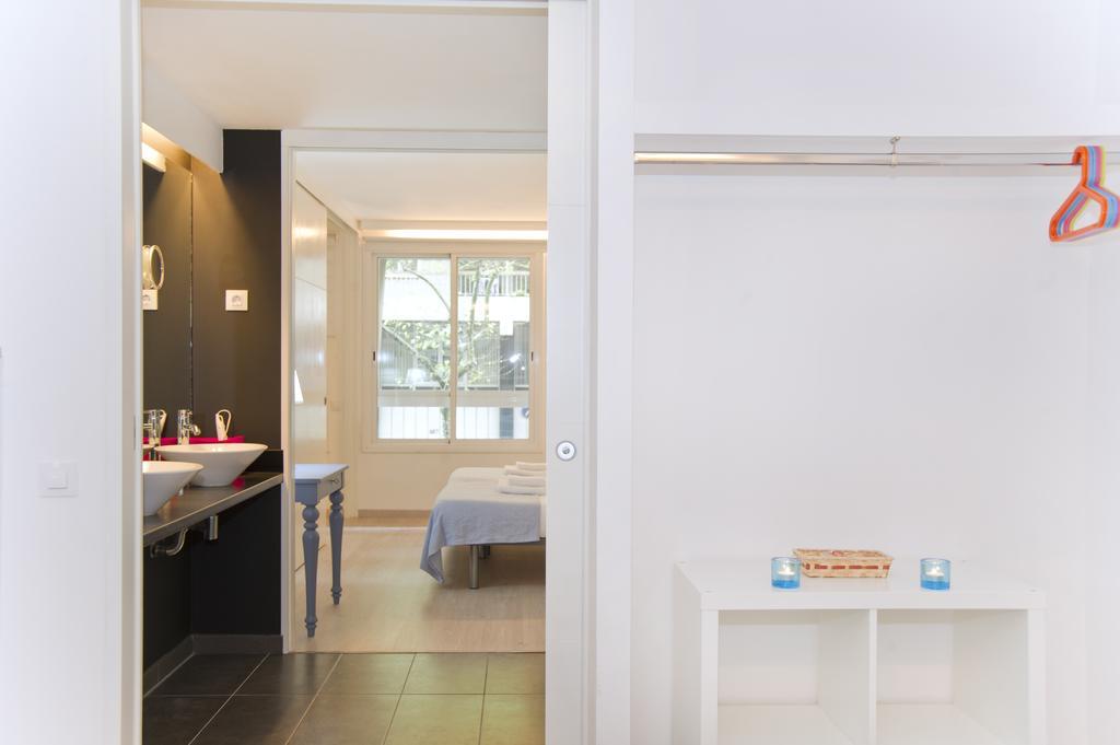 Montaber Apartments - Sagrada Familia บาร์เซโลนา ภายนอก รูปภาพ