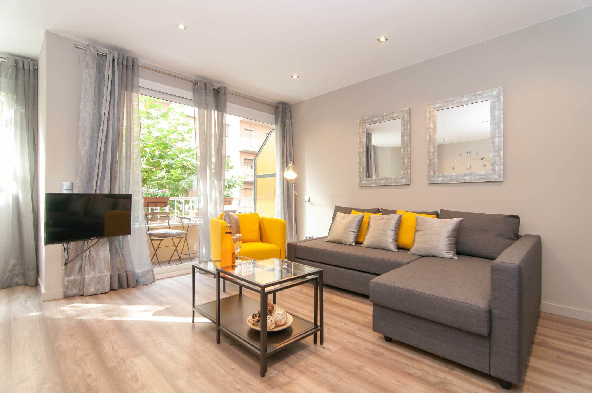 Montaber Apartments - Sagrada Familia บาร์เซโลนา ภายนอก รูปภาพ
