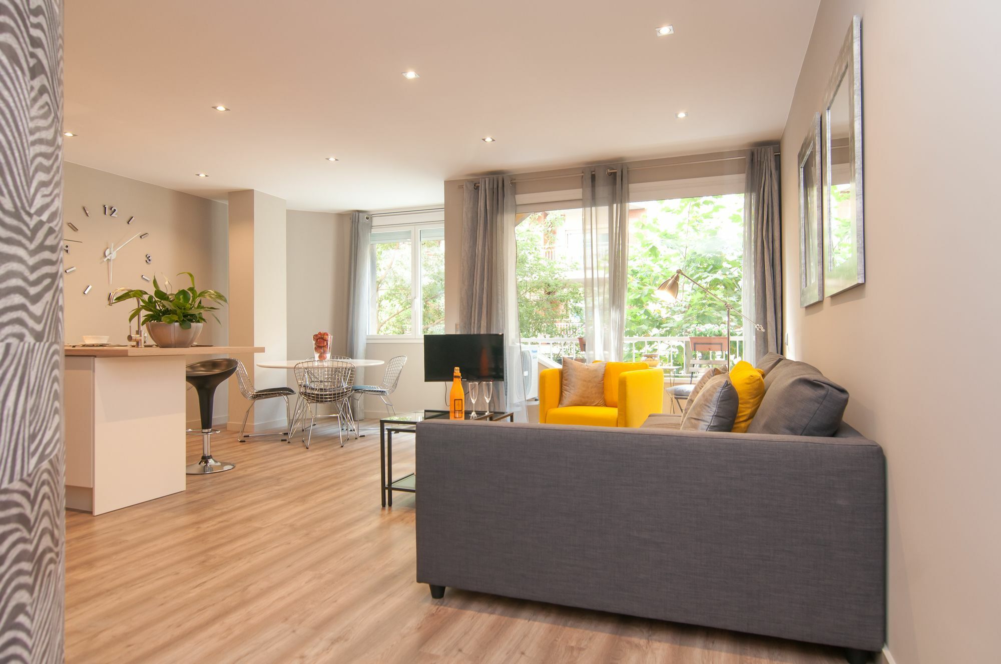 Montaber Apartments - Sagrada Familia บาร์เซโลนา ภายนอก รูปภาพ