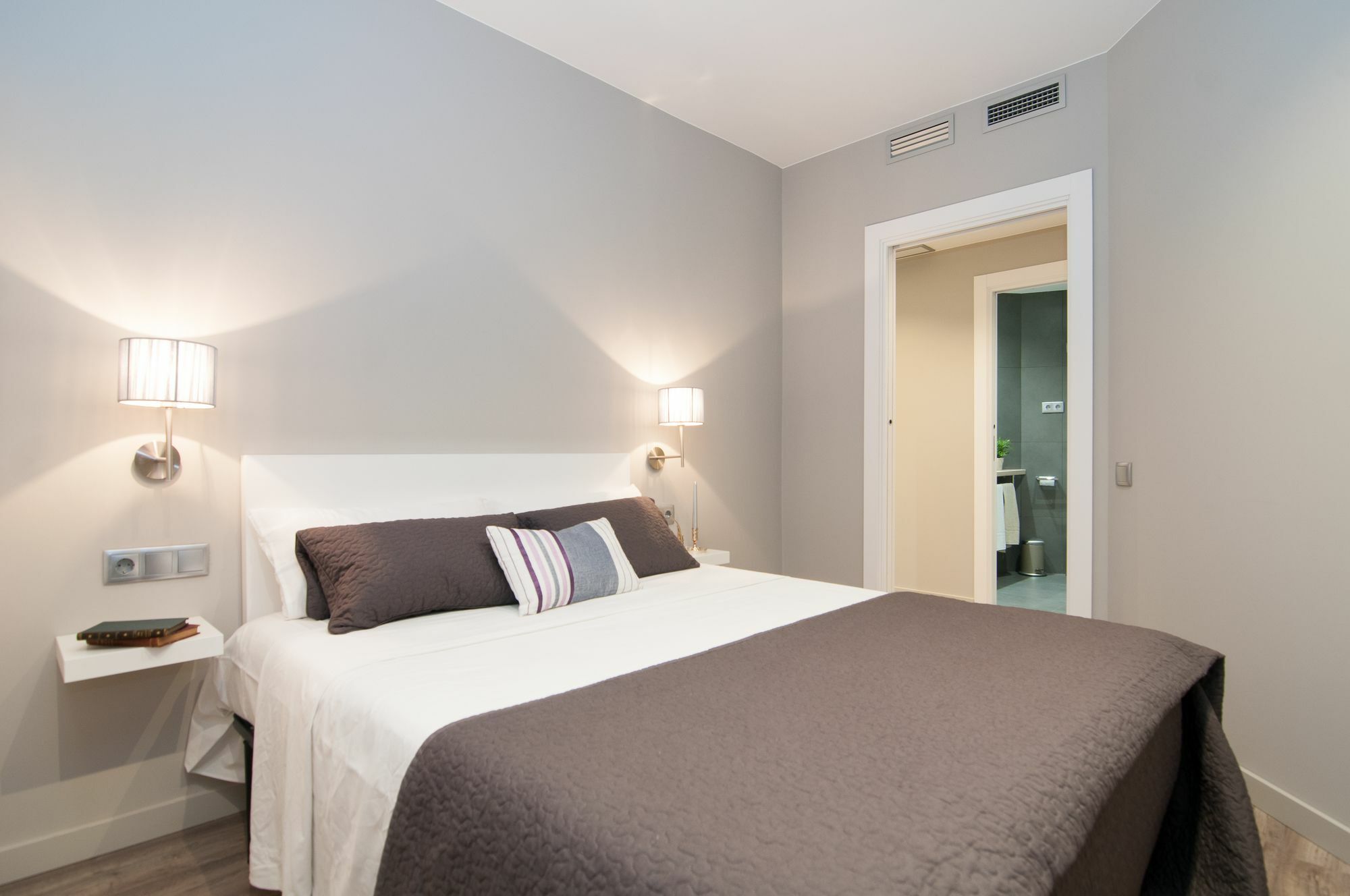 Montaber Apartments - Sagrada Familia บาร์เซโลนา ภายนอก รูปภาพ